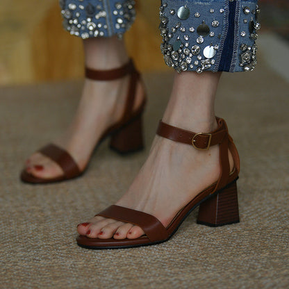Sandales à talons épais rétro