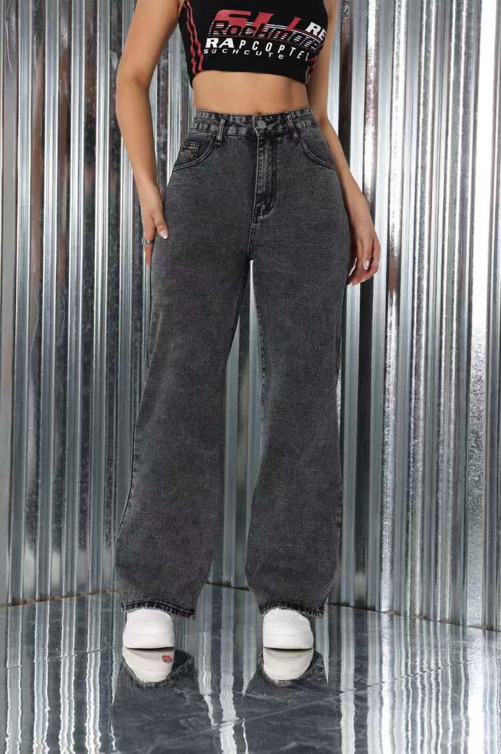 Jean brodé taille haute, coupe droite