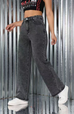 Jean brodé taille haute, coupe droite