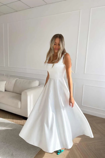Robe à Bretelles Sans Manches à Encolure Carrée