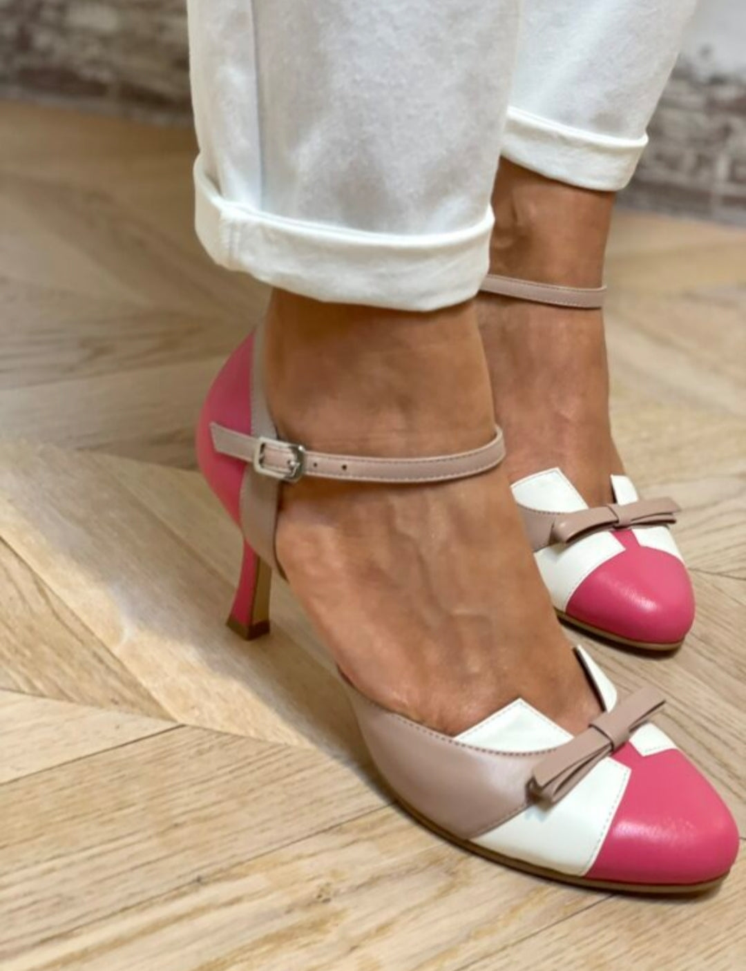 Sandales  bout pointu, boucle, talons hauts